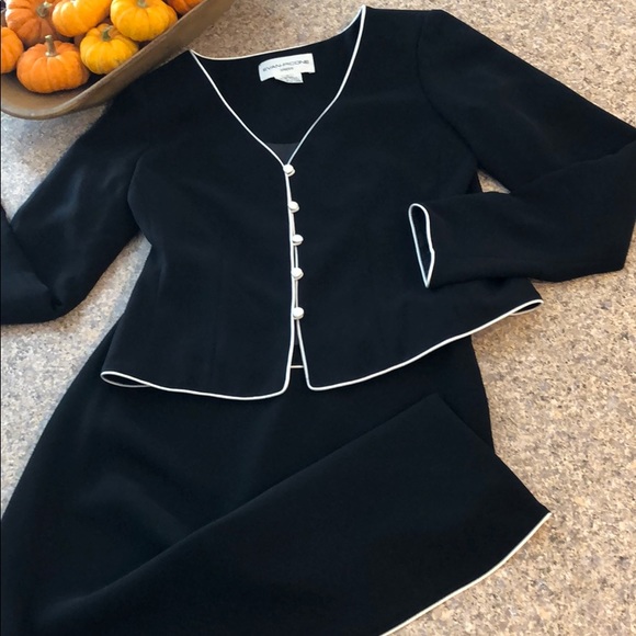 Evan Picone Dresses & Skirts - Evan Picone Women’s Two Piece Suit Size 4 Black